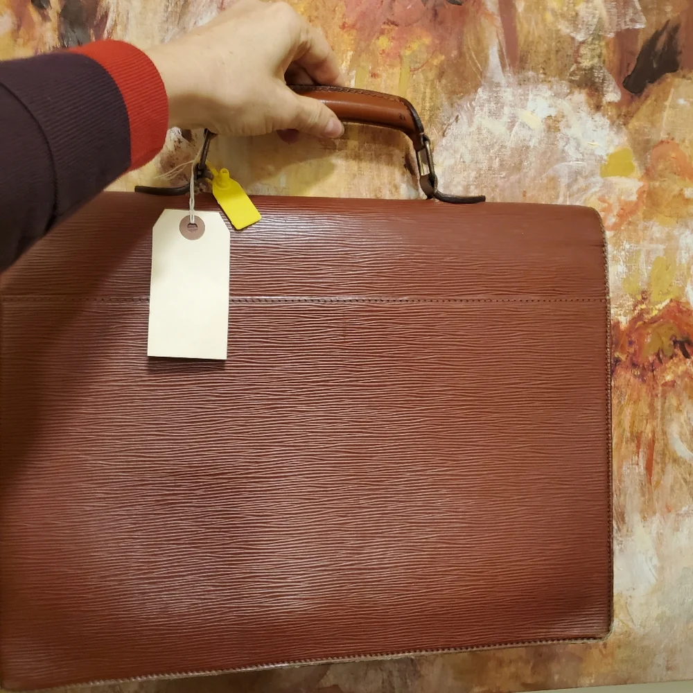 Authentic Louis Vuitton honey brown Epi leather large briefcase